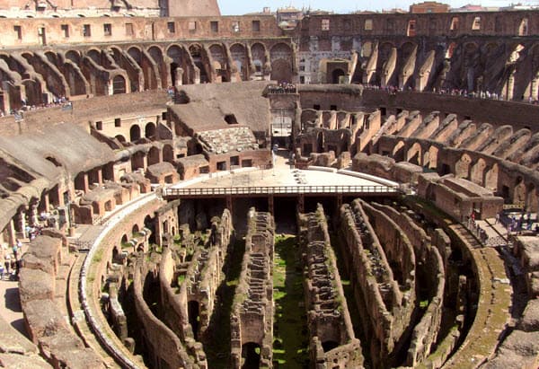 O Coliseu era conhecido como o Anfiteatro Flaviano