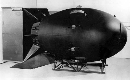 Atom Bomb (Fat Man e Little Boy)