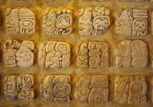 Sistema de escrita maia
