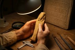 Como reconhecer artefatos egípcios falsificados: guia completo